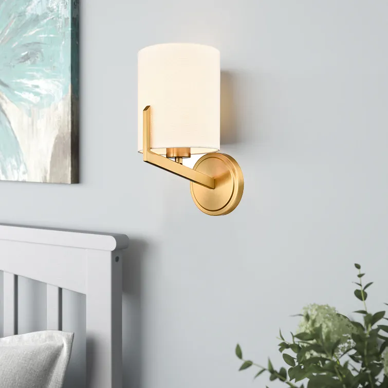 Modern vägglampa och sminkljus
